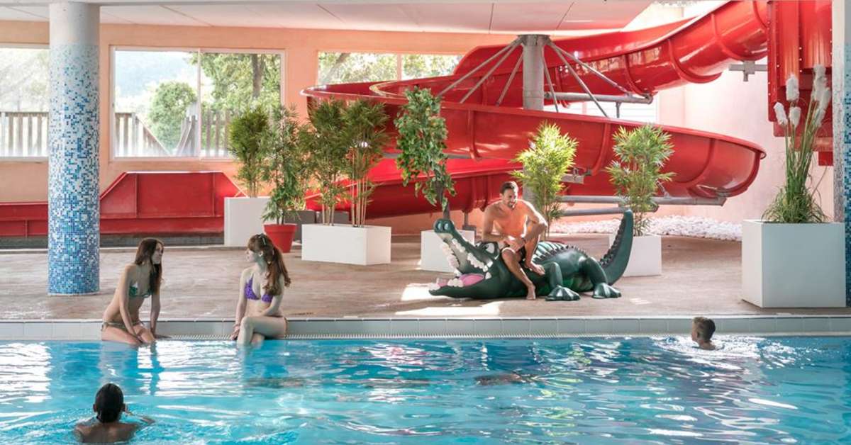 Een foto van het zwembad bij Camping Holiday Green