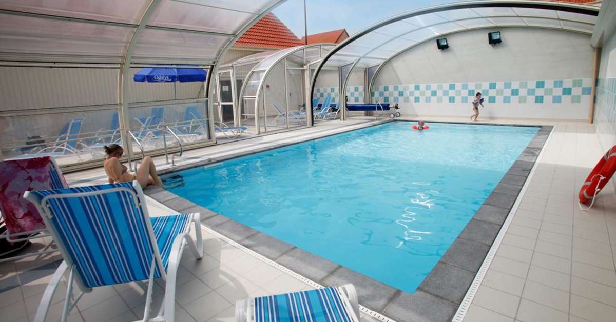 Een foto van het zwembad bij Residence Odalys Les Villas de la Baie