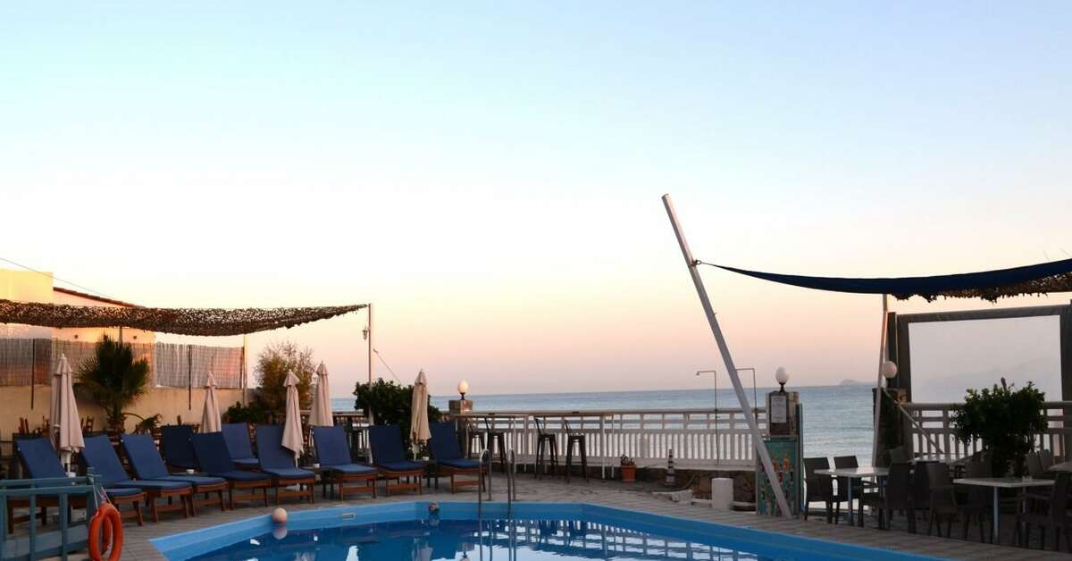 Een foto van het zwembad bij Sunset Beach Hotel