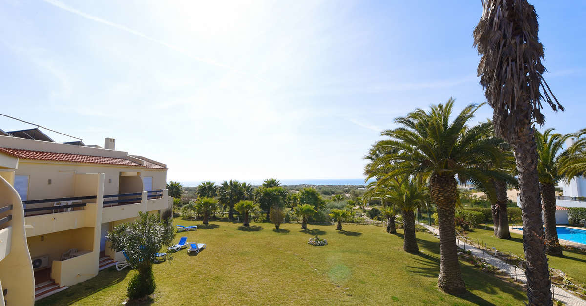 Een foto van de buitenkant van Praia Da Lota Hotel & Appartementen