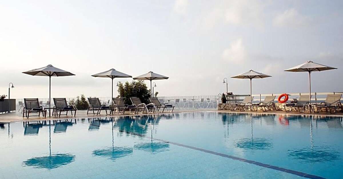 Een foto van het zwembad bij Asteris Hotel