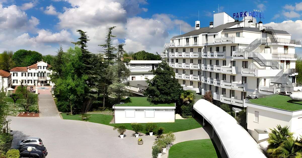 Een foto van de buitenkant van Park Hotel Villa Fiorita