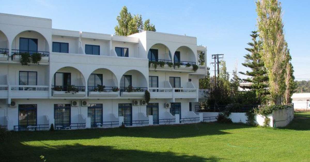 Een foto van de buitenkant van Hotel Danae