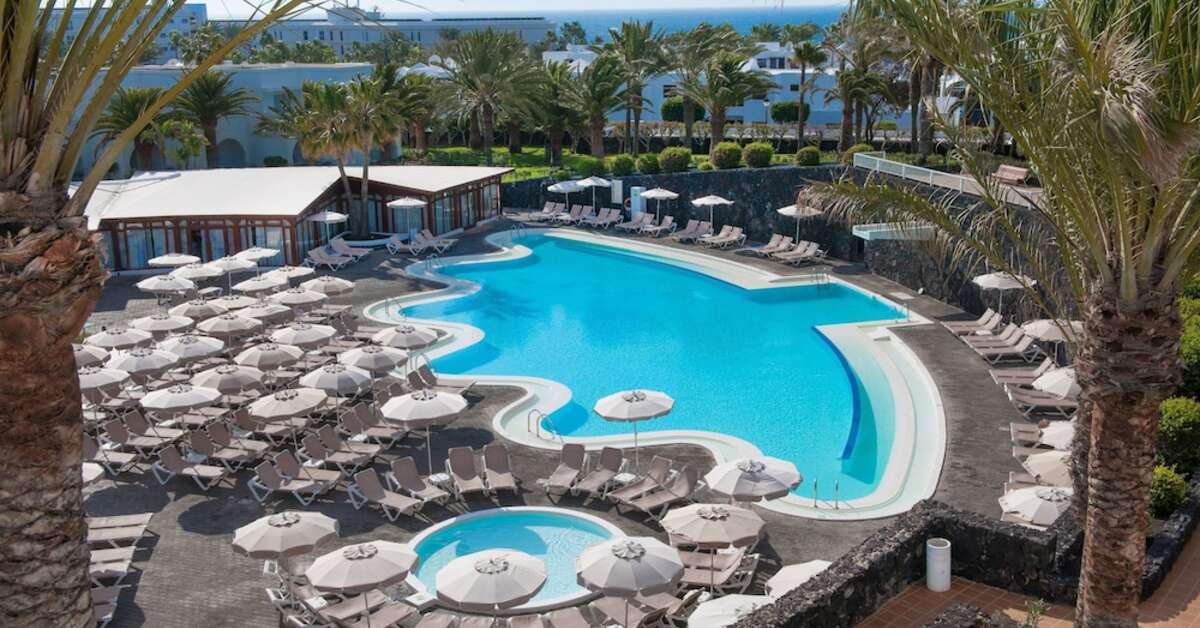 Een foto van het zwembad bij Relaxia Olivina Lanzarote
