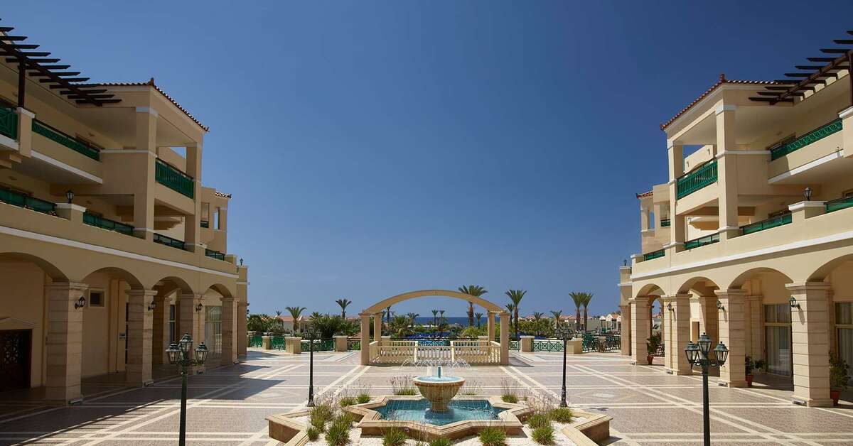 Een foto van de buitenkant van Lindos Princess Beach Hotel