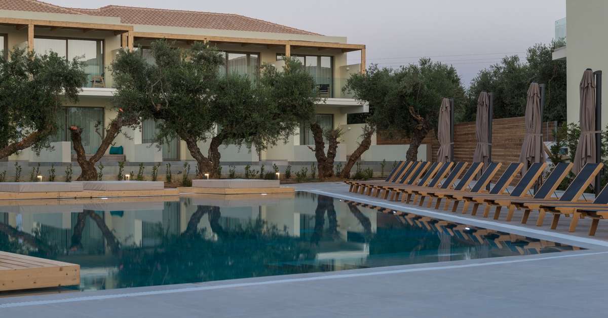 Een foto van het zwembad bij Tsamis Zante Suites