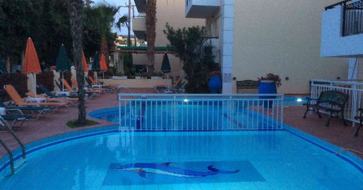 Een foto van het zwembad bij Bueno Hotel Appartementen