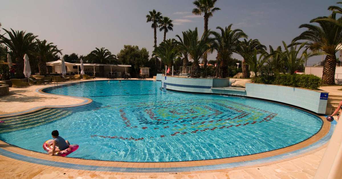 Een foto van het zwembad bij Hotel Lagomandra & Spa