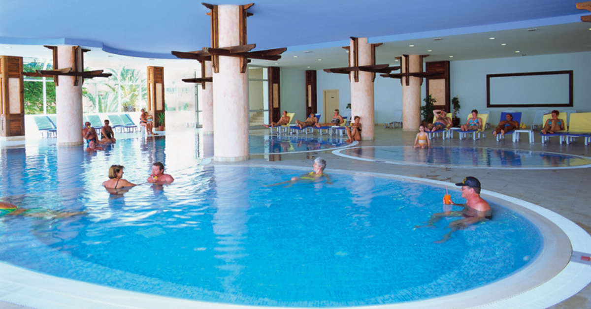 Een foto van het zwembad bij Melas Resort Hotel