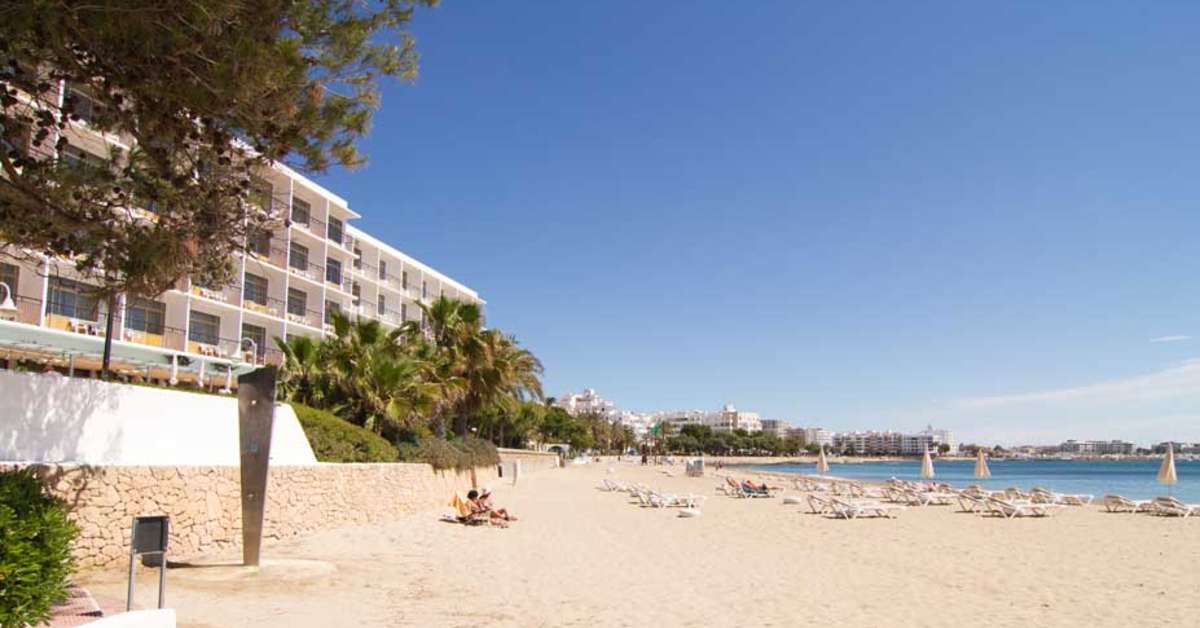 Ein Foto vom Strand beim Hotel Riomar