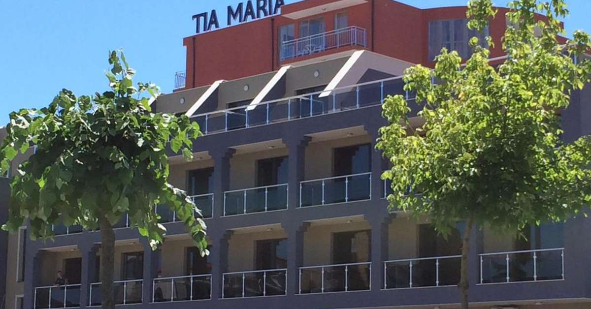 Ein Foto von der Außenansicht des Hotel Tia Maria