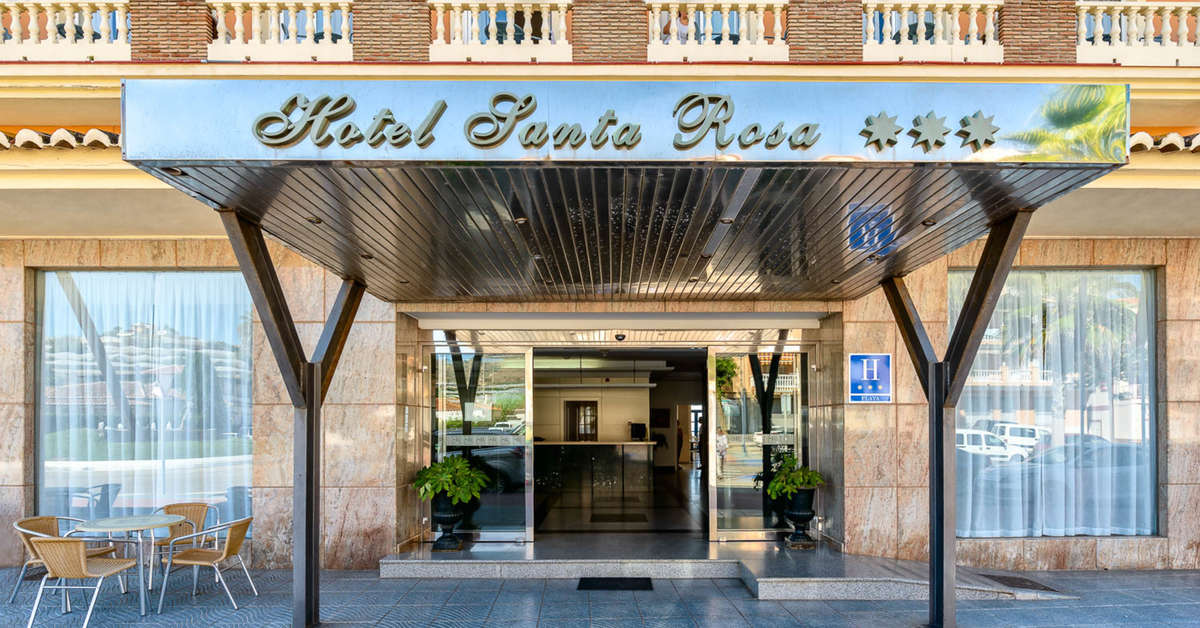 Een foto van de buitenkant van Hotel Santa Rosa