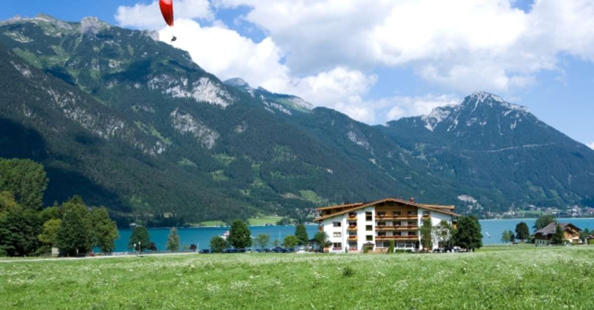 Een foto van de buitenkant van Hotel Bergland & Obertuschenhof