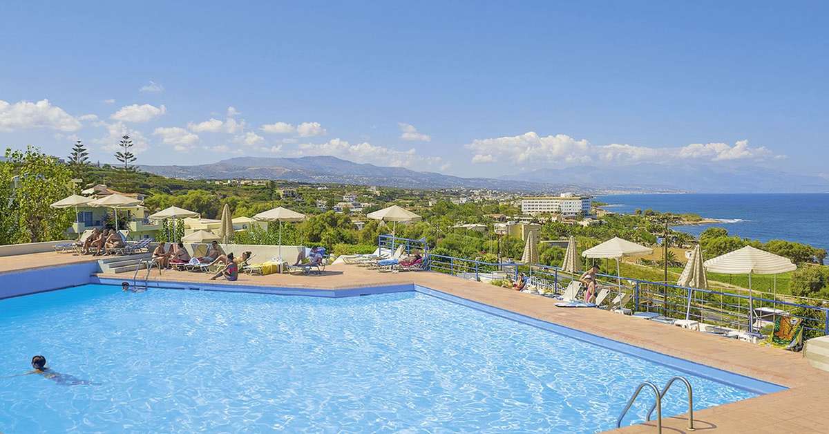 Ein Foto vom Pool im Scaleta Beach Hotel