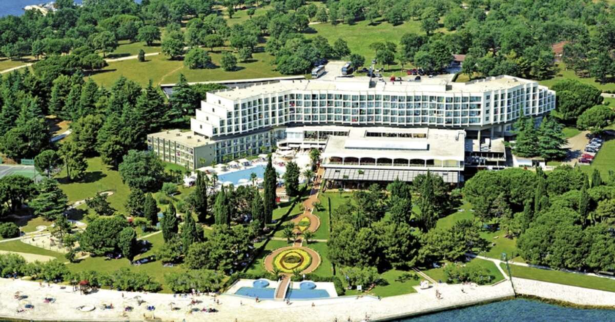 Een foto van de buitenkant van Hotel Materada Plava Laguna