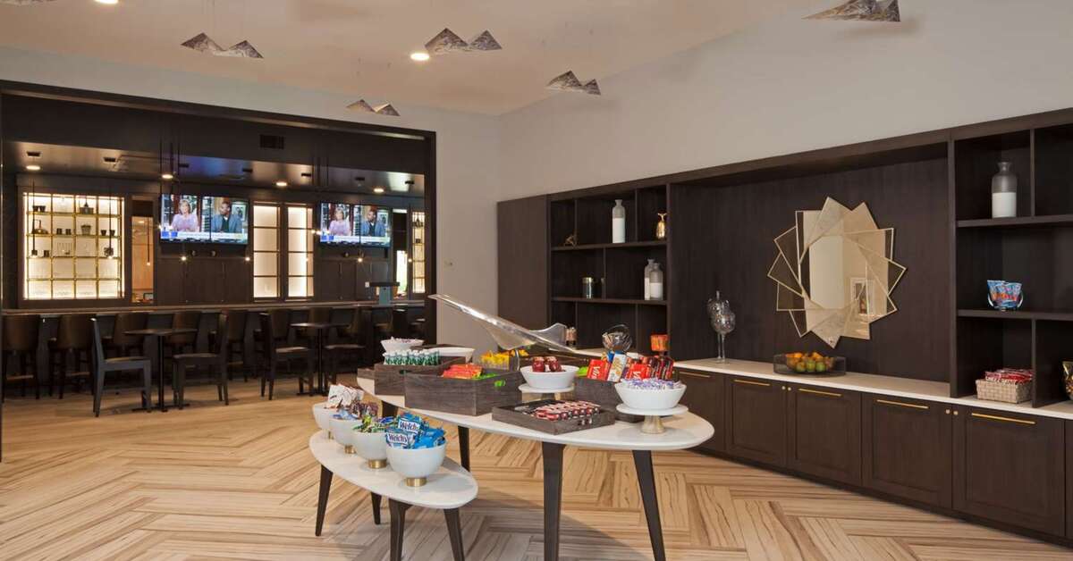 Een foto van H Hotel Los Angeles Curio Collection by Hilton