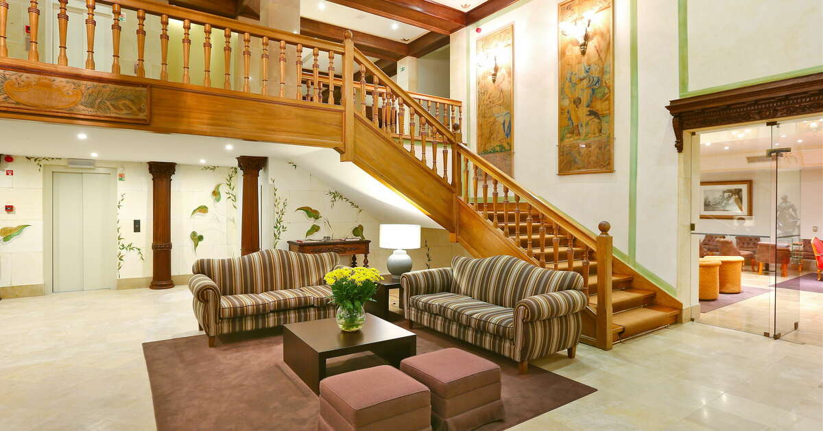 Een foto van het interieur van Conimbriga Hotel do Paco