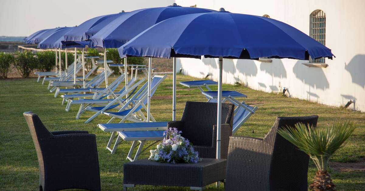 Een foto van het terras bij Relais Antiche Saline