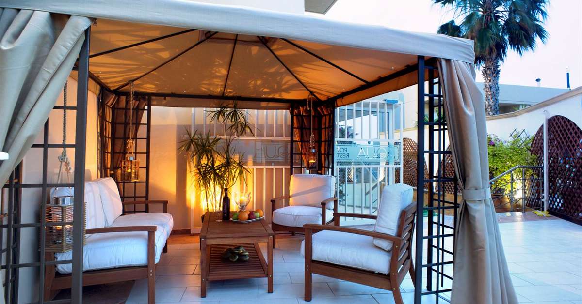 Een foto van het terras bij Venezia Resort
