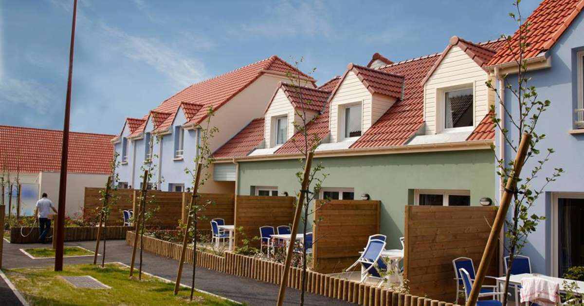 Een foto van de buitenkant van Residence Odalys Les Villas de la Baie