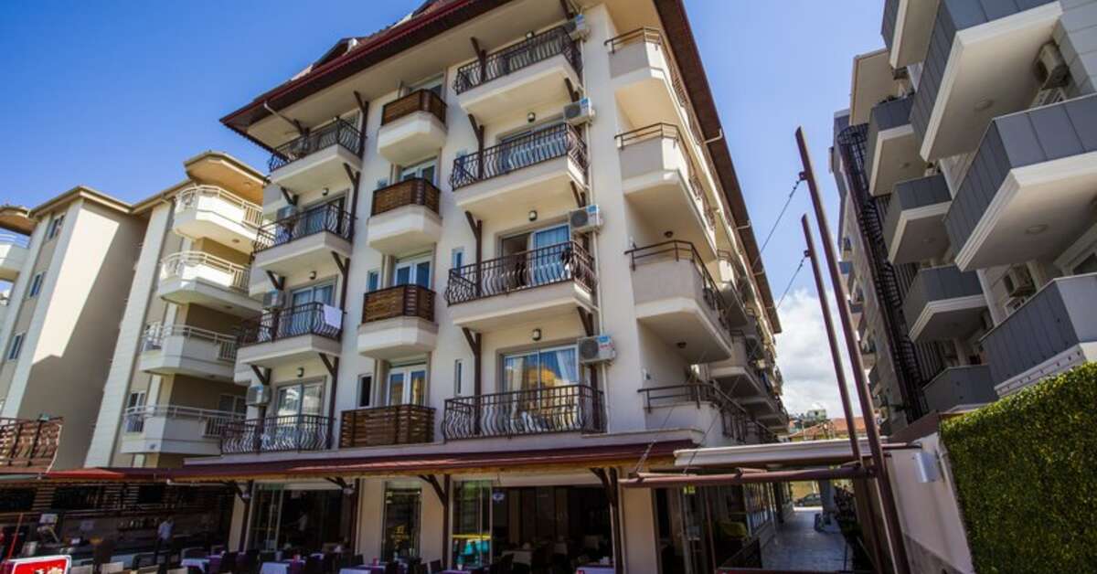 Ein Foto von der Außenansicht des Oba Time Hotel