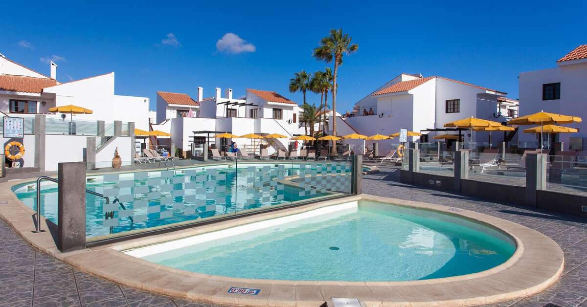 Een foto van het zwembad bij Appartementen Villa Florida
