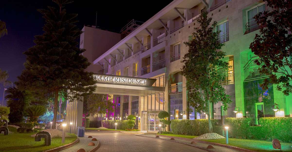 Een foto van de buitenkant van Fame Residence Kemer & Spa