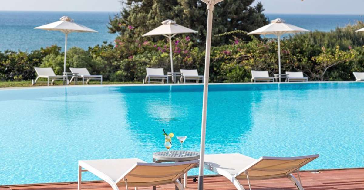 Een foto van het zwembad bij Atlantica Belvedere Resort