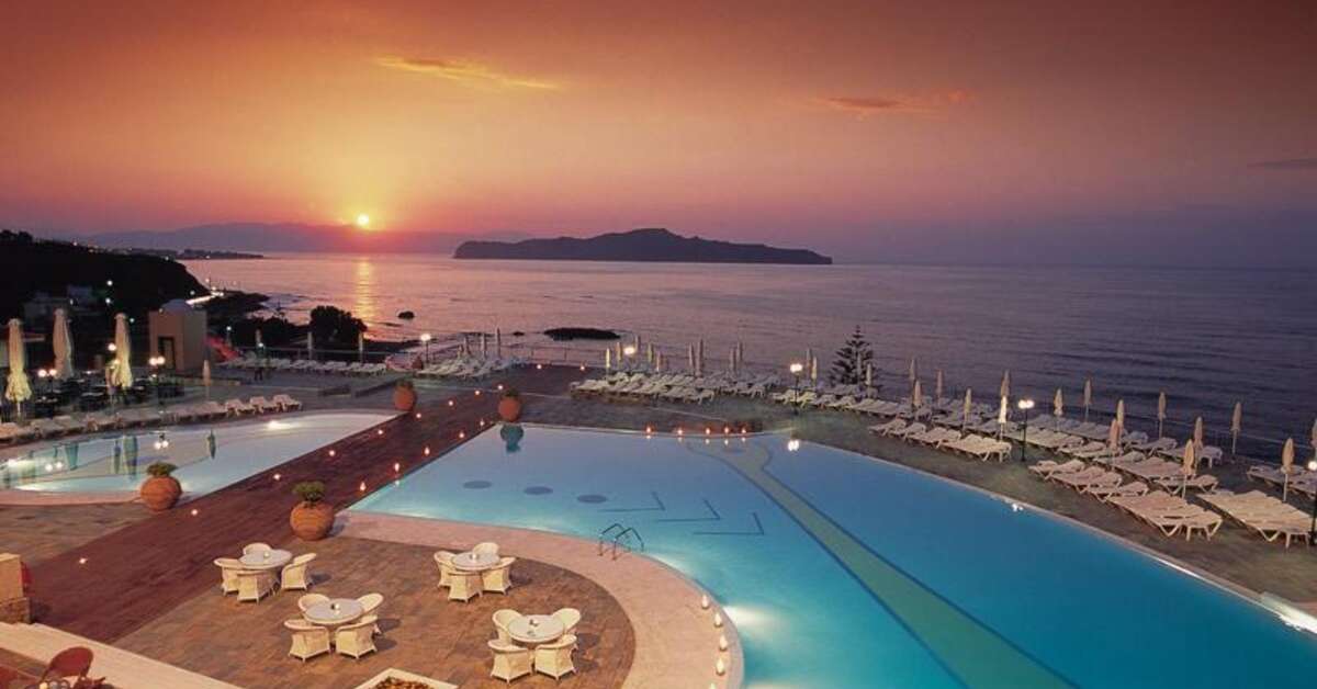 Een foto van het zwembad bij Leptos Panorama Hotel