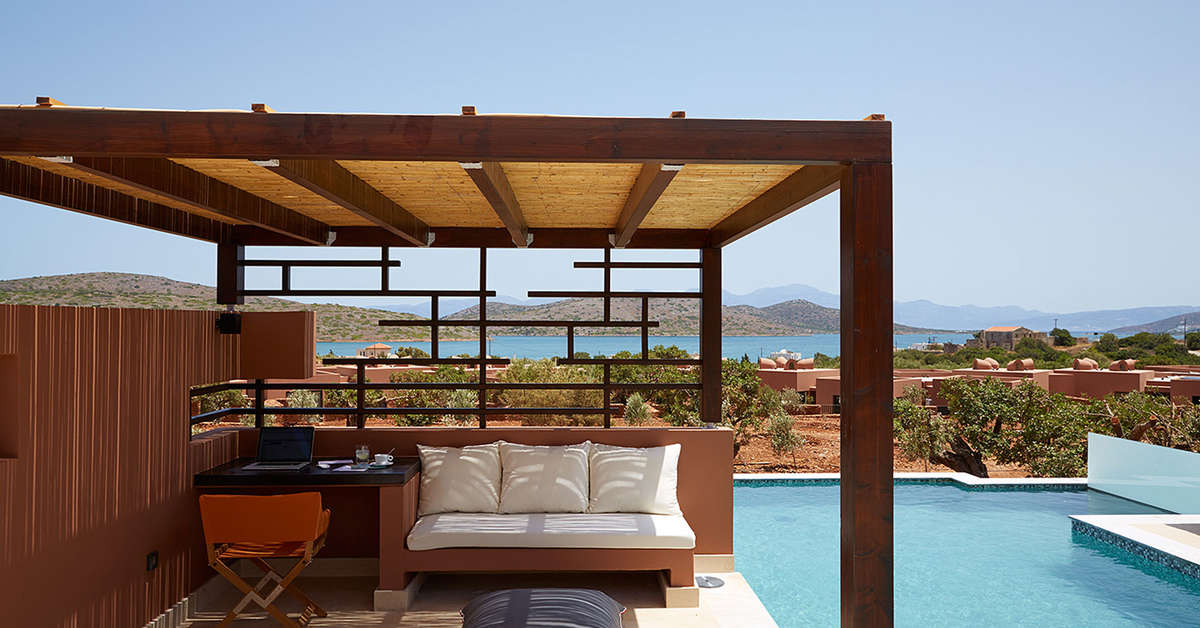 Een foto van het zwembad bij Domes of Elounda