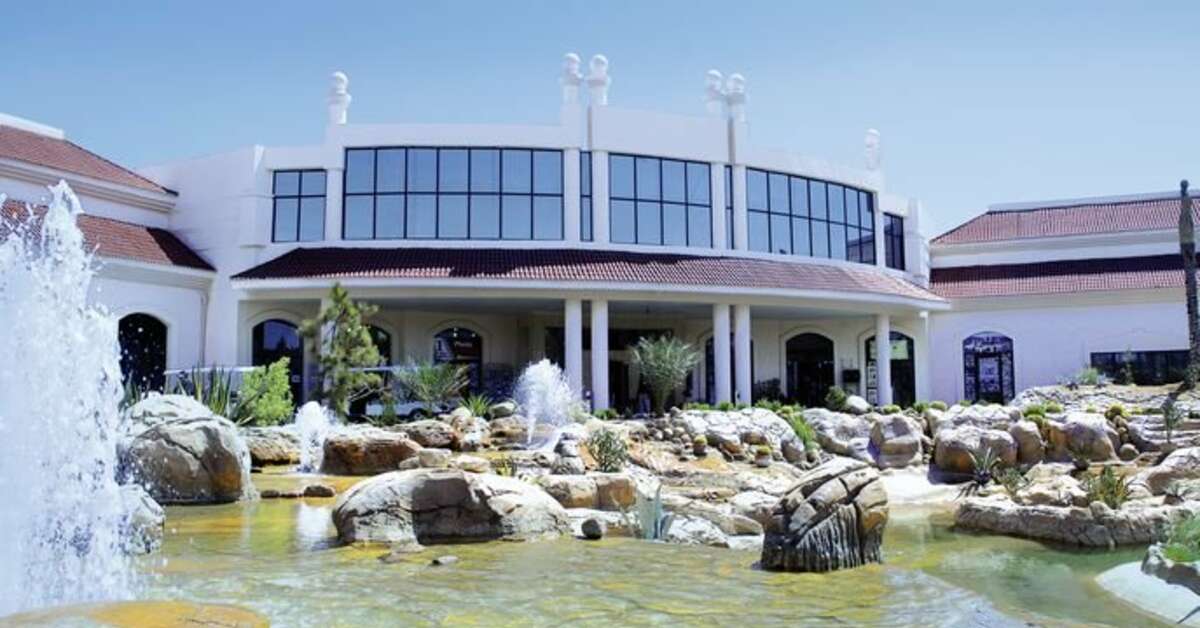 Een foto van de buitenkant van Parrotel Beach Resort
