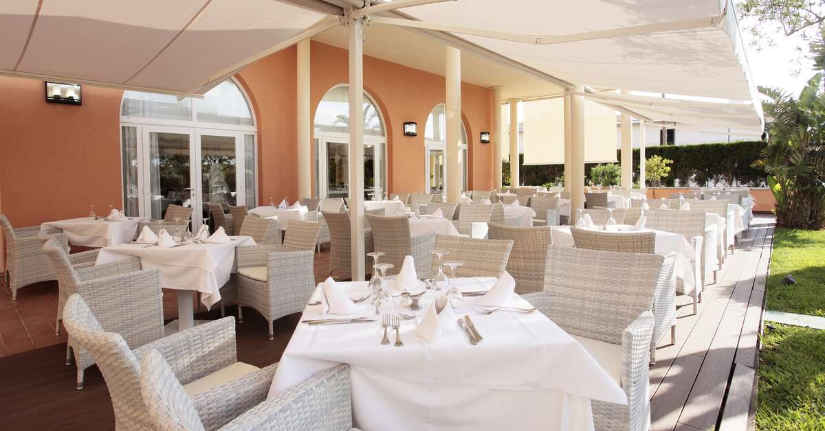 Ein Foto von den Einrichtungen im Grupotel Macarella Suites & Spa