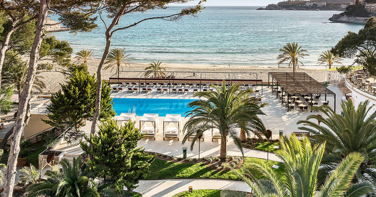 Ein Foto vom Pool im Secrets Mallorca Villamil Resort & Spa