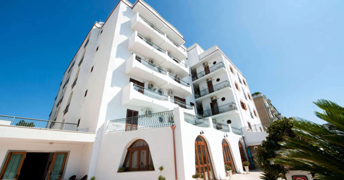 Een foto van de buitenkant van Hotel Degli Aranci Vieste