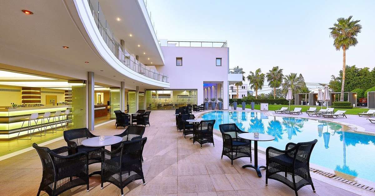Een foto van het terras bij Castello Boutique Resort & Spa