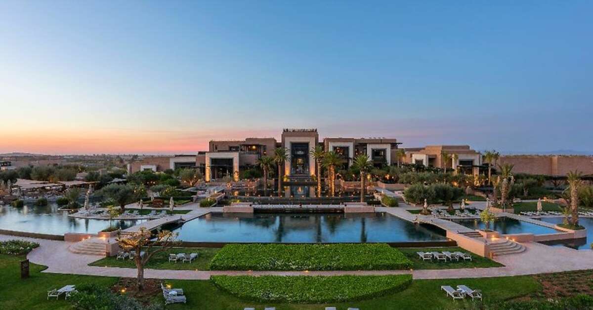 Een foto van de buitenkant van Royal Palm Marrakech