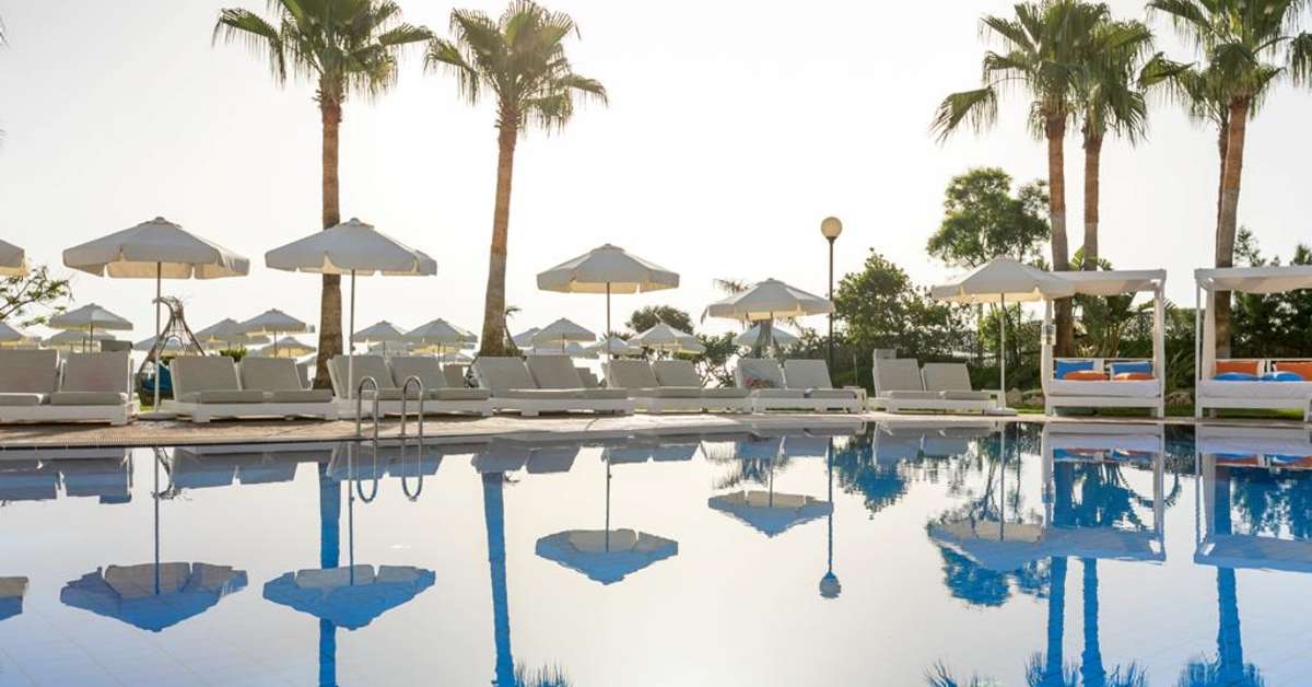 Een foto van het zwembad bij TUI Blue Atlantica Sea Breeze