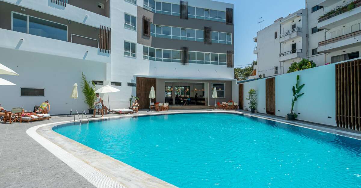 Een foto van het zwembad bij Castellum Suites