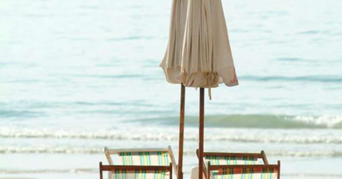 Een foto van het strand bij The Cha-Am Methavalai Hotel