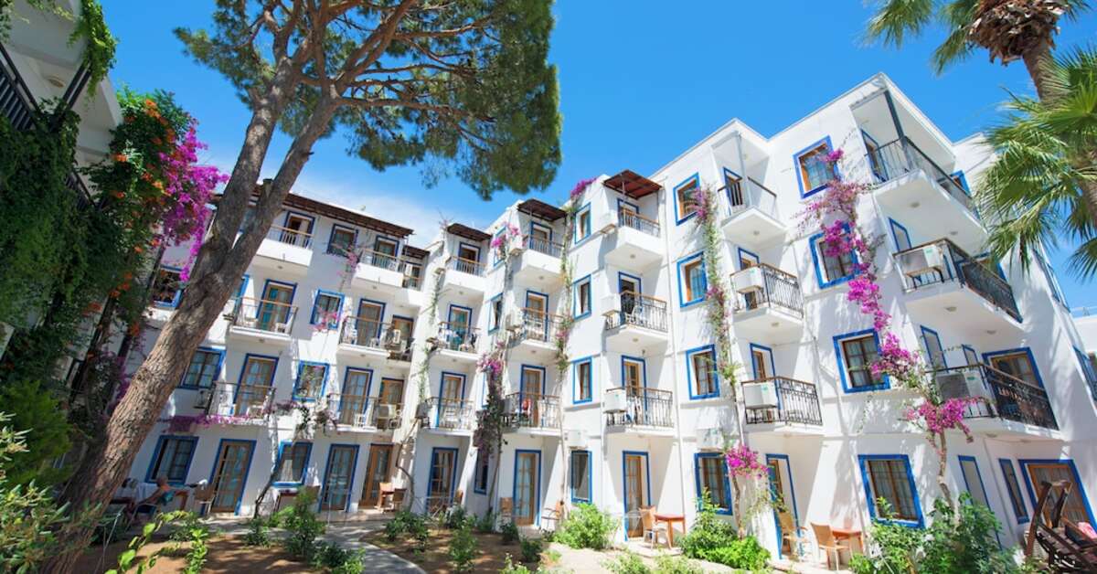 Een foto van de buitenkant van Hotel Sami Beach