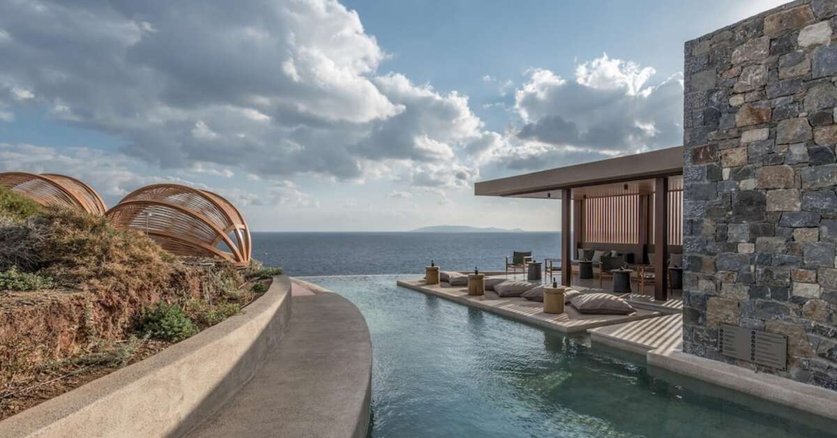 Een foto van het zwembad bij Acro Suites - A Wellbeing Resort