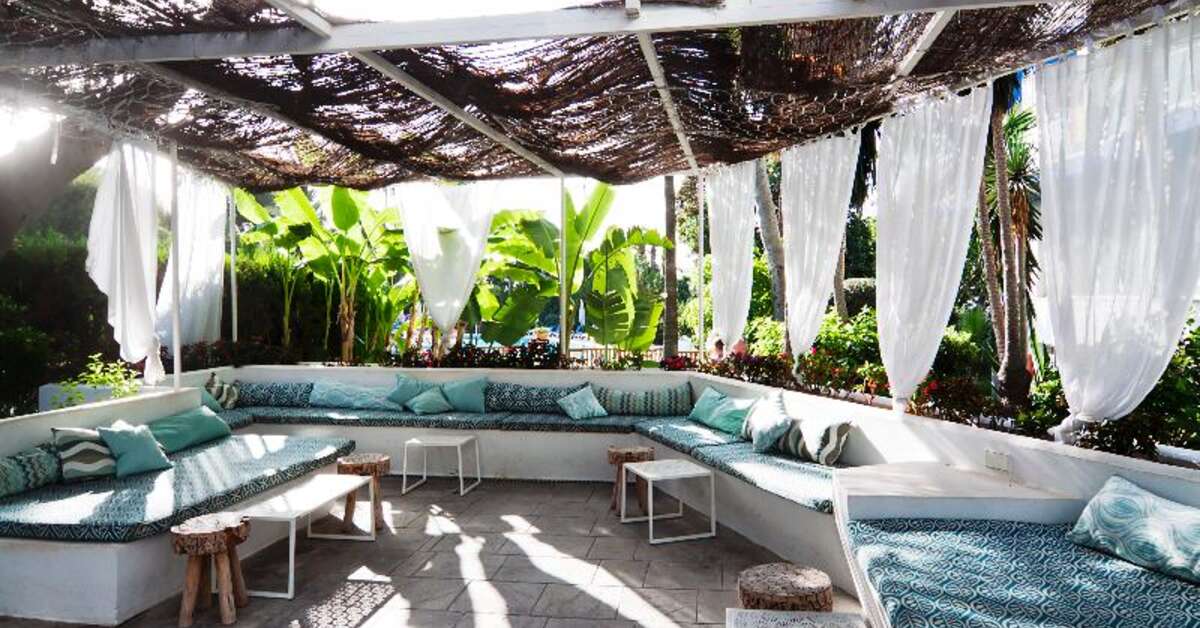 Een foto van het terras bij Hotel Palmasol