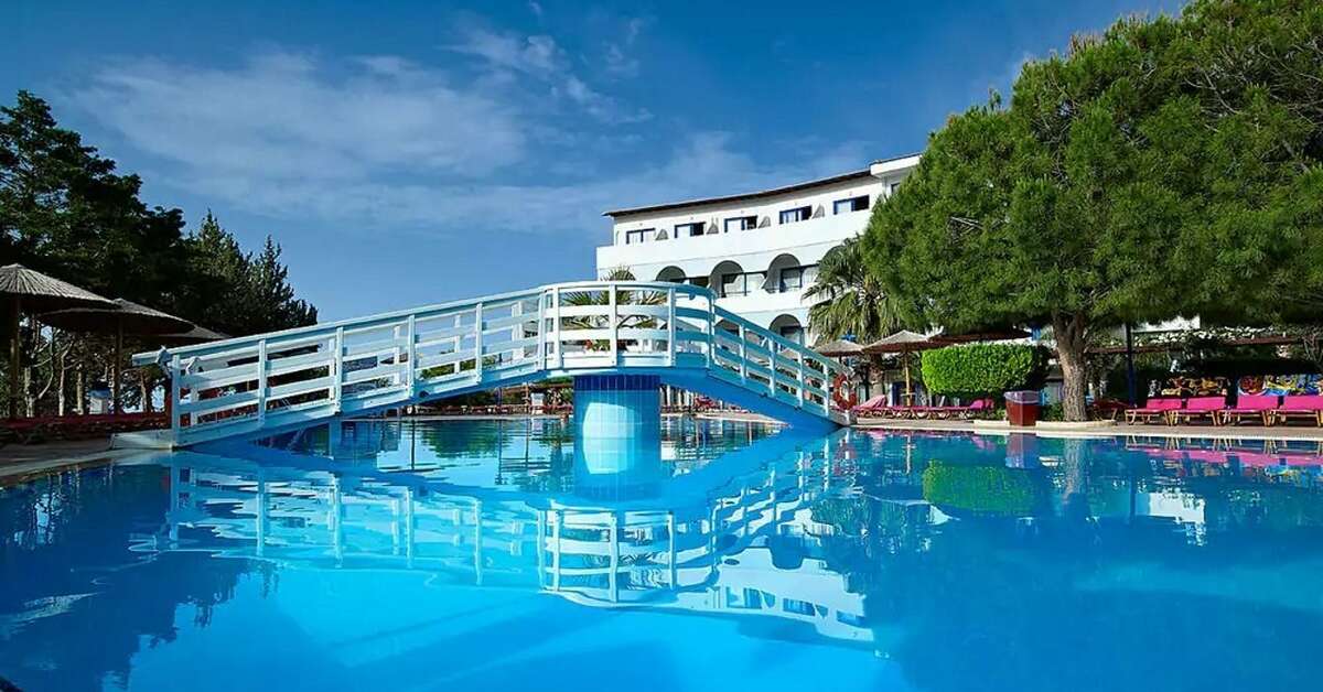 Een foto van het zwembad bij Sentido Sunrise Beach