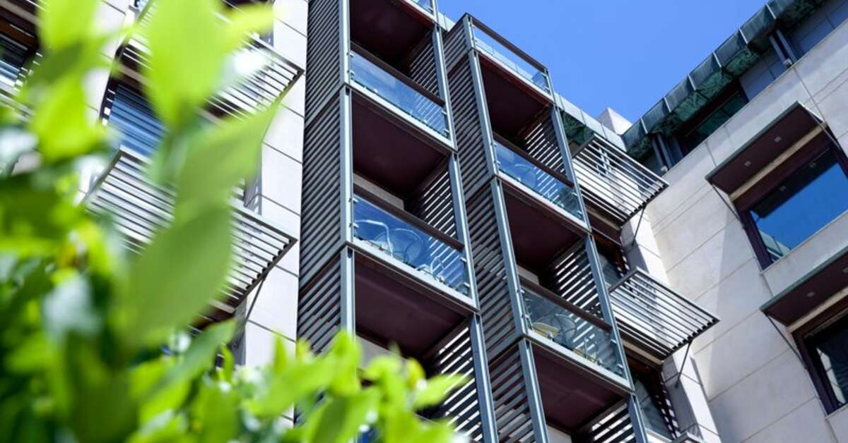 Een foto van de buitenkant van Lazart Hotel