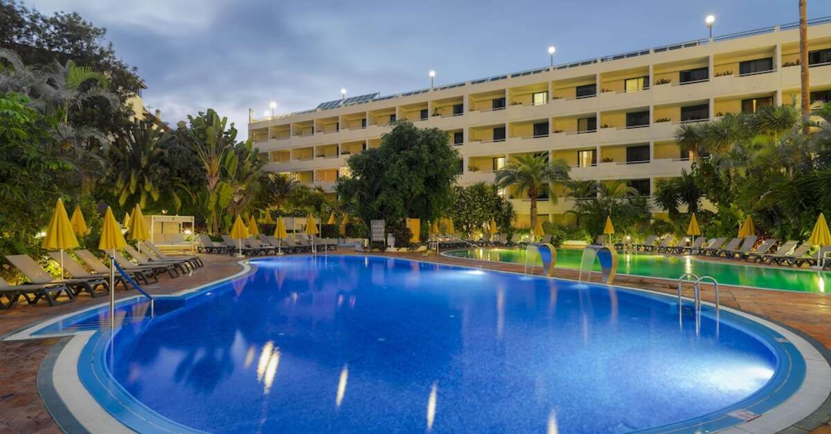 Een foto van het zwembad bij H10 Tenerife Playa