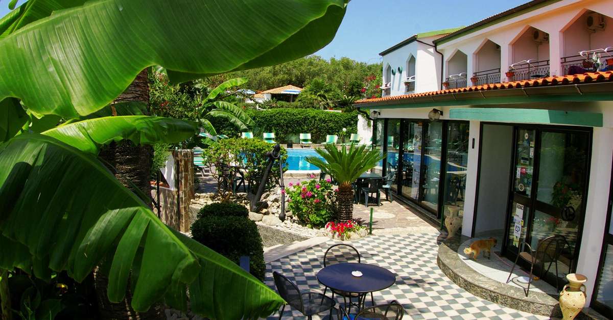 Ein Foto von der Terrasse im Hotel Marinella