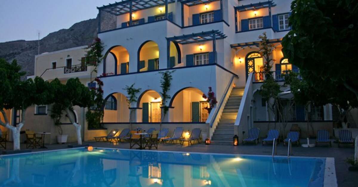 Een foto van het zwembad bij Hotel Artemis Kamari