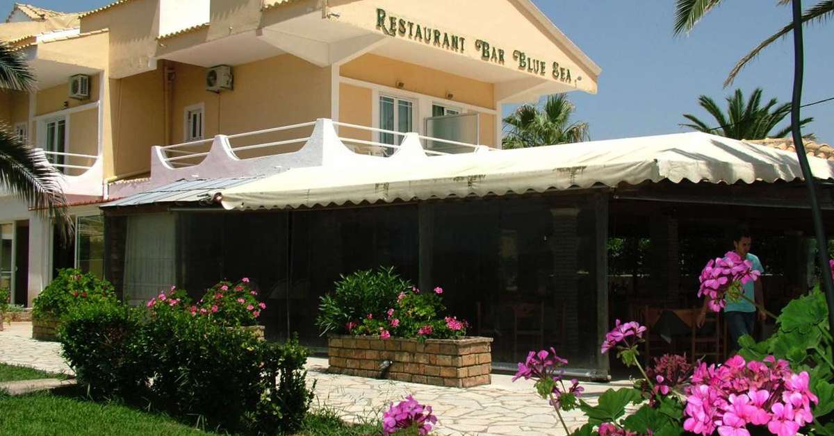 Een foto van de buitenkant van Hotel Blue Sea