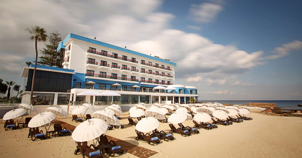 Een foto van het strand bij Arkin Palm Beach Hotel