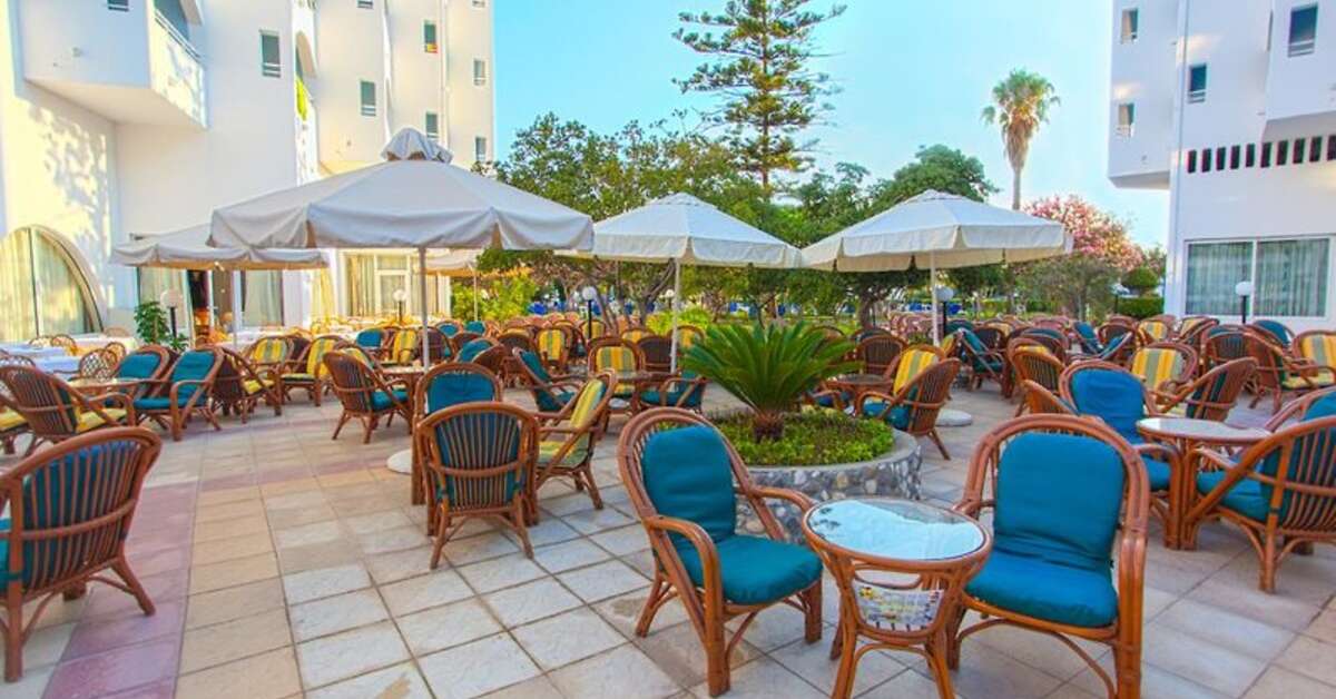 Ein Foto von der Terrasse im Hotel Continental Palace
